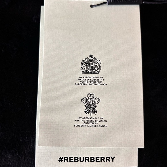 55% off! Authentic Burberry Reversible Recycled Nylon Re:Down® Puffer Jacket XL - Picture 8 of 16